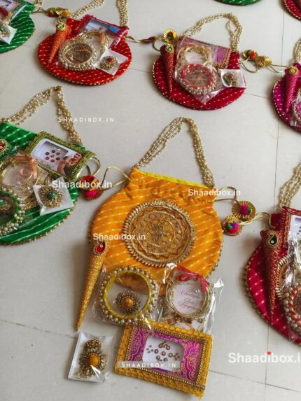 Lehariya Potli Hamper for Return Favours